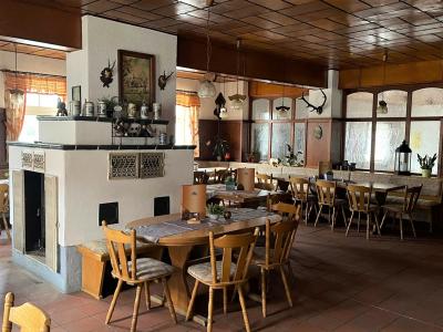 Landgasthof Lindenau Innenraum mit Kamin