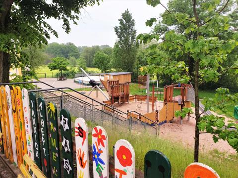 Grundschule Hellingen Spielplatz